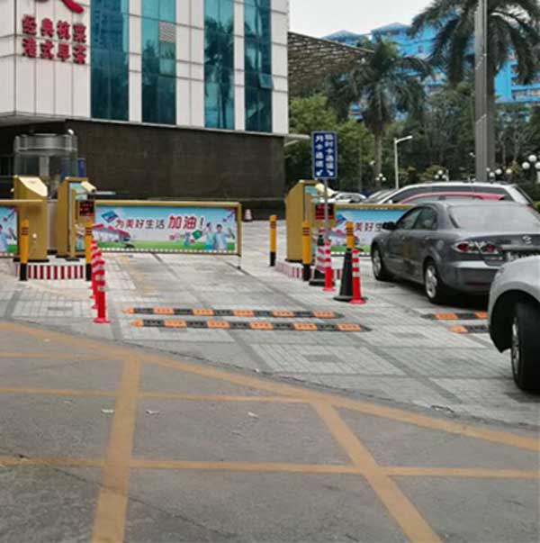 汕尾第一城广告道闸案例