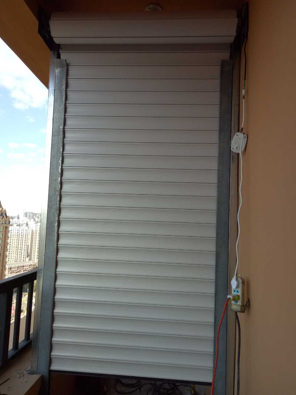 佛山南海车库门案例 - 中出网-智能出入口与停车充电门户