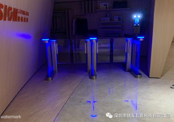 春笋大厦健身房此次选用的是由深圳市铁军智能科技有限公司出品的高端定制炫彩速通门
