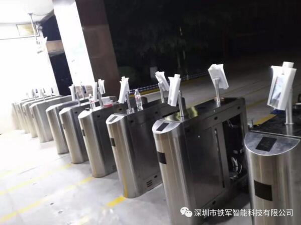 测温人脸识别翼闸