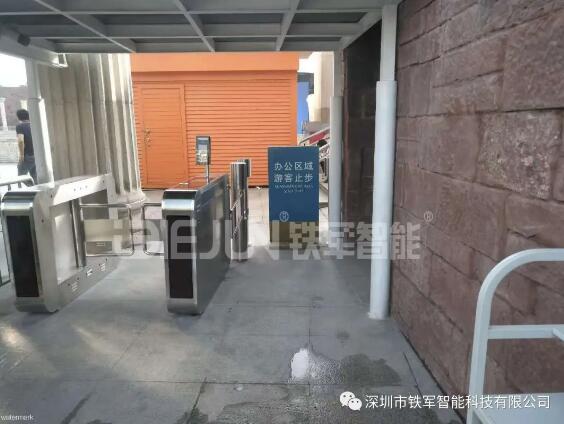 深圳地标世界之窗采用深圳市铁军智能生产的高端摆闸