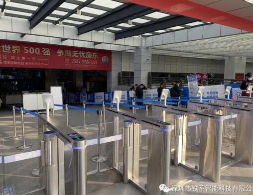“铁军智能”助力疫情防控，打造新型通道：测温、验码、识别身份一步完成
