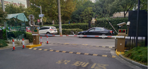 车辆识别停车系统车牌识别道闸一体机