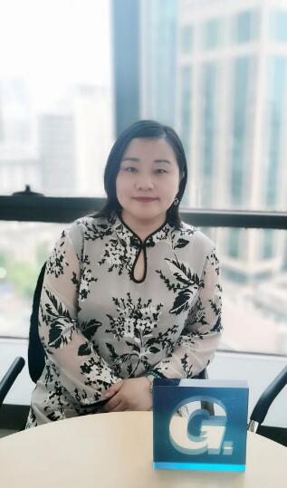 主持人汤春兰女士