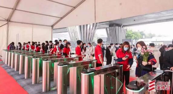 “双子星”镇守，刷脸逛展“快准美”