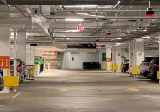 艾科智泊车位引导系统