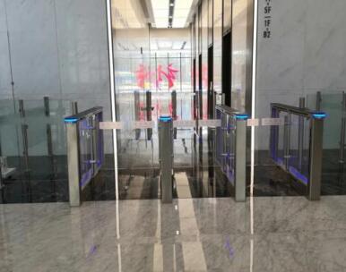 令令开门落地深圳270°海景写字楼：前海HOP国际