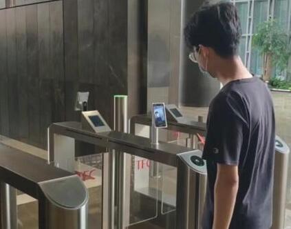 【喜报】令令开门落地《西虹市首富》电影取景地：特房波特曼财富中心