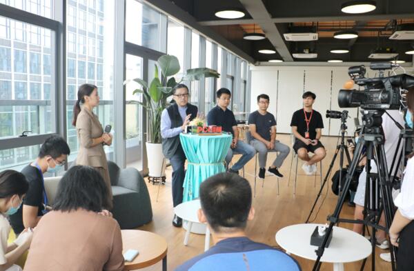 李德紘院士及WebVision图像分类竞赛佳都科技获奖团队分享现场