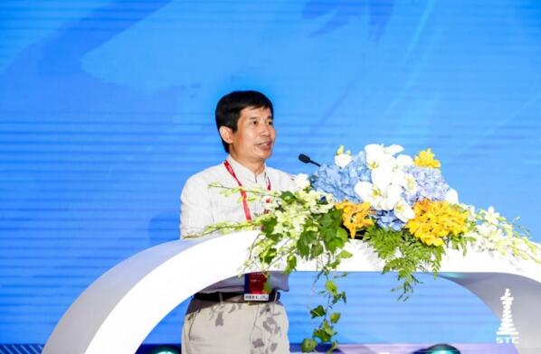 广州市发展和改革委员会市管一级调研员李小聪致辞