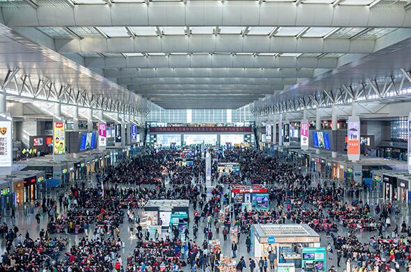 亦或这样堵堵堵堵堵堵堵的登机/检票口