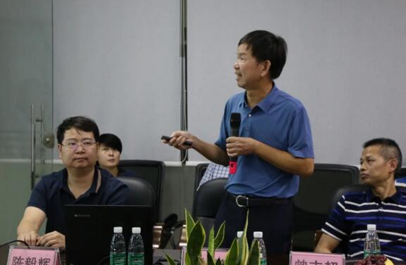 陈董对现场来访领导们介绍了立林的业务情况、发展优势和企业文化