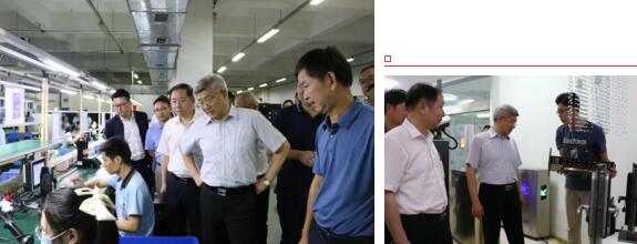 在陈董等公司领导的陪同下，樊主席一行先后参观了立林生产车间、实验室和企业产品展厅