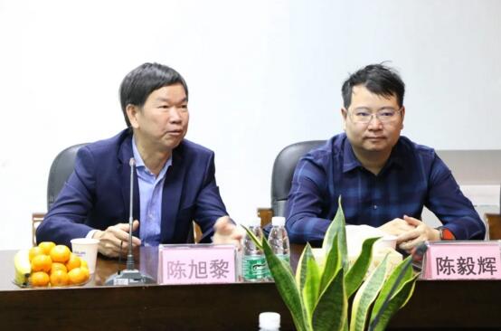 领导们针对数字家庭目前存在的发展不平衡、住宅和社区设施互联互通不够等问题及解决方法进行了深度的研讨