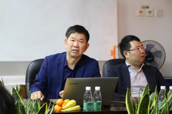 陈董首先向来访领导们介绍了立林的发展历程、集团概况和产品生态链全景