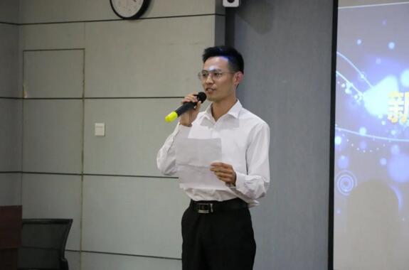 学员代表金亮发言