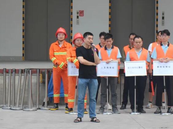 演练科目完成后，杨主任对本次活动进行点评