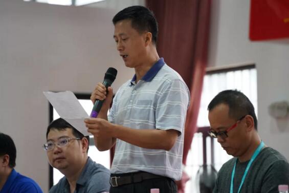 裁判员及运动员代表宣誓