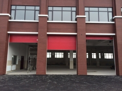 大连松木岛消防队车库门案例 - 中出网-智能出入口与停车充电门户