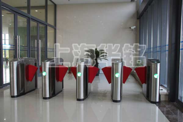 华东理工大学通道闸案例 - 中出网-智能出入口与停车充电门户