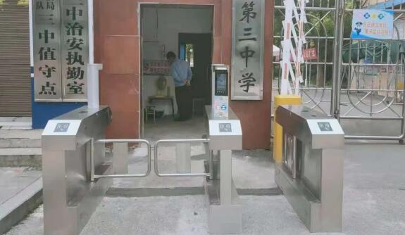 多个学校部署芊熠人脸识别终端