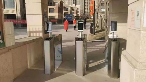 山西省某市社区出入口安装的芊熠人脸识别终端
