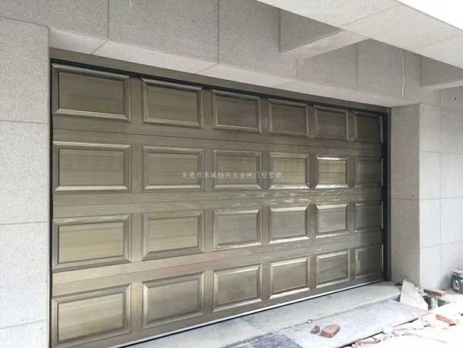 莞城中心翻板电动车库门案例 - 中出网-智能出入口门户