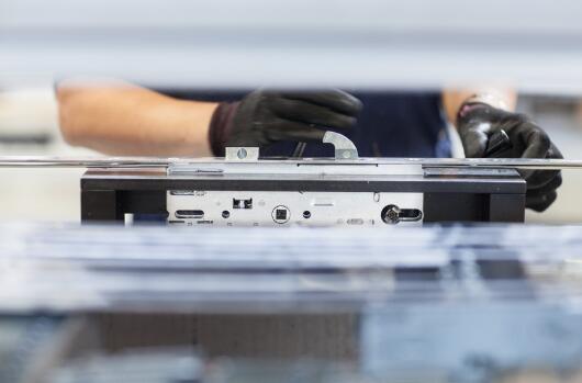 共克时艰 迎刃而解