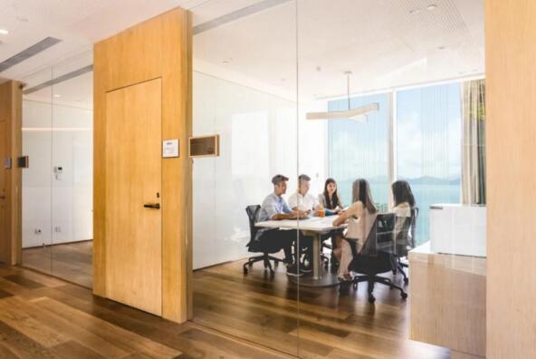 上海的APP（应用程序）开发团队、硬件专家和云技术工程师