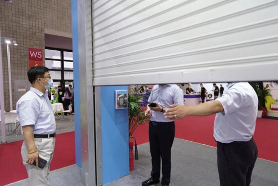 RP2000的硬质门帘