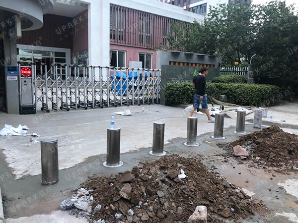 百家湖中学全自动升降路桩项目 - 中出网-智能出入口门户