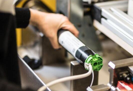 上海尚飞帘闸门窗设备有限公司