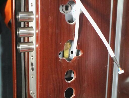 内置离合的直插芯锁体和“门内外双安全系统”