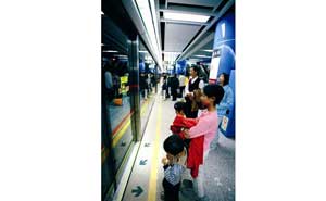 广州地铁屏蔽门案例 - 中出网-智能出入口门户