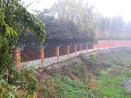 成都蓝光地产电子围栏案例 - 中出网-智能出入口与停车充电门户