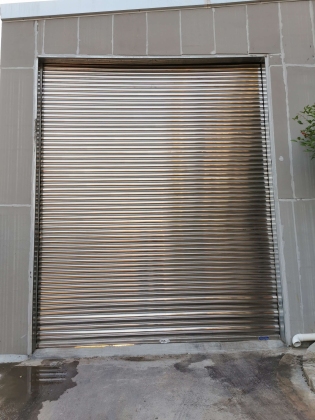彩钢卷帘门