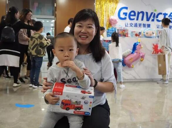 拿到心仪的奖品啦！