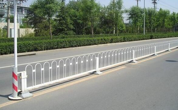 道路护栏在日常的使用中该如何保养维护？