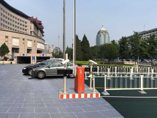 北京好苑建國酒店停車場系統(tǒng)案例 - 中出網(wǎng)-智能出入口門戶