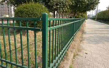 道路護欄 - 草坪道路護欄