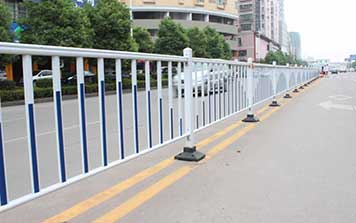 公路圍欄