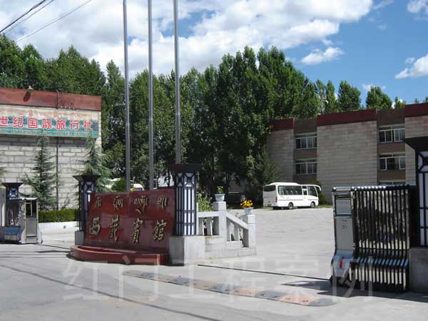 拉薩西藏賓館電動伸縮門案例 - 中出網-智能出入口門戶