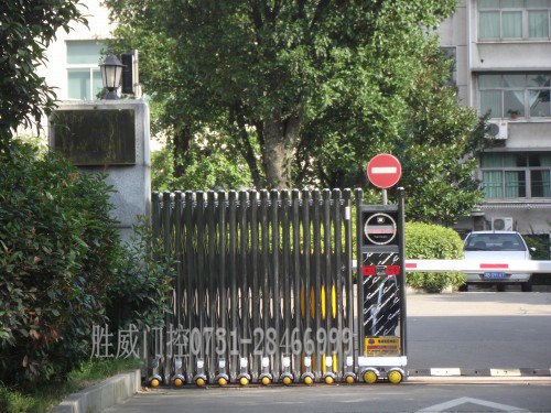 株洲海關(guān)大樓伸縮門案例 - 中出網(wǎng)-智能出入口門戶