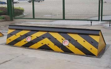 反恐防撞路障機